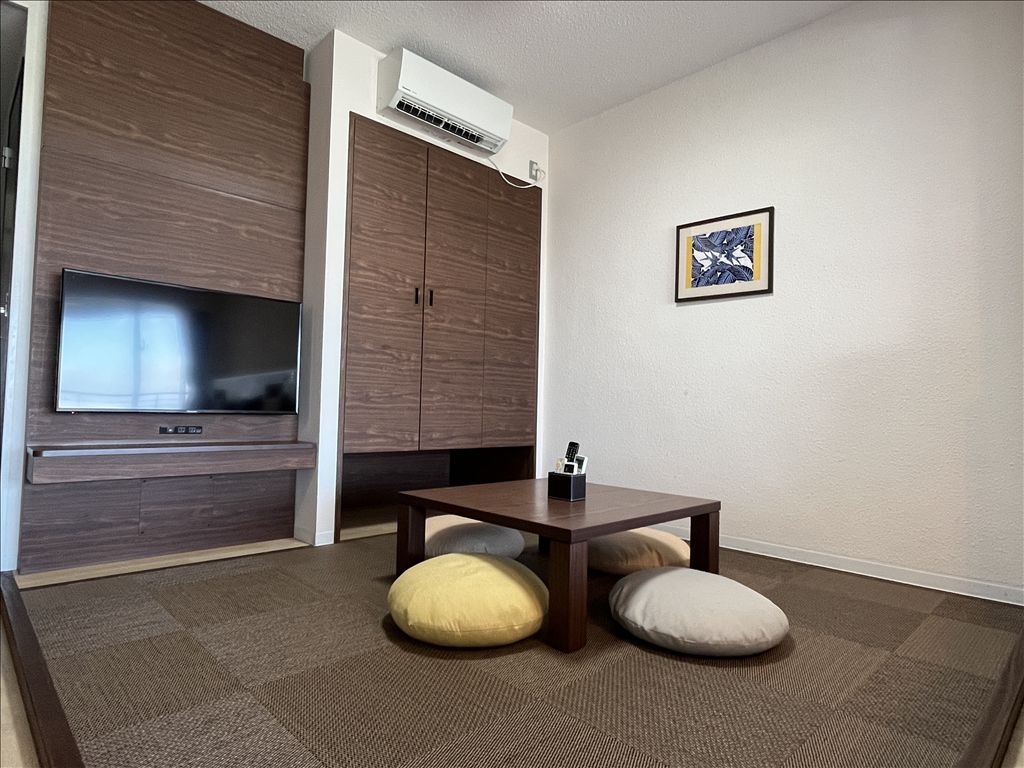 Hotel Sunset Hill Studio with Ocean View | Onna Village, Okinawa - Thumbnail 2