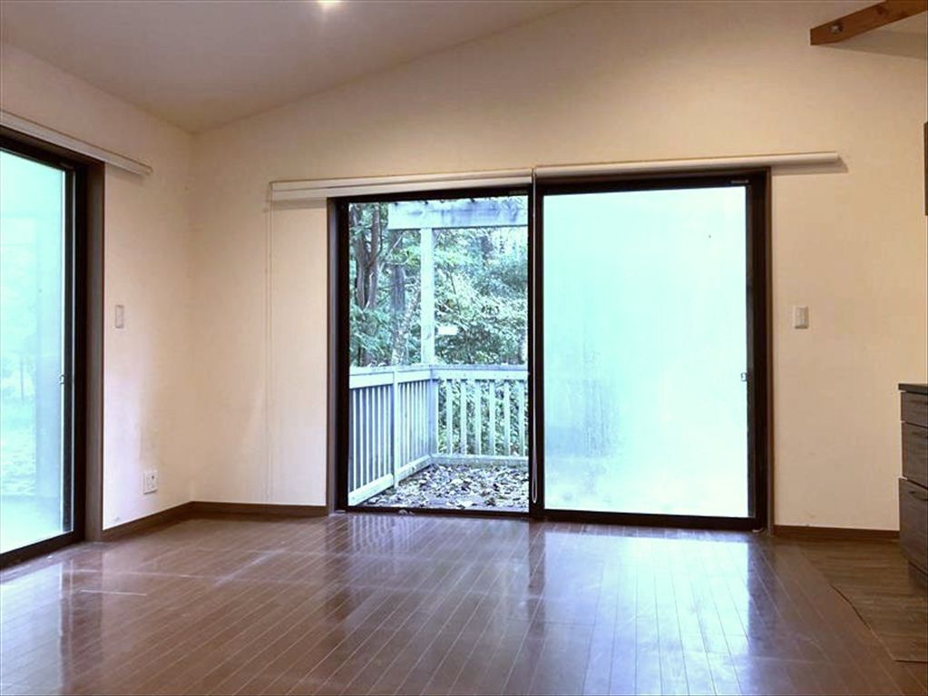 Marubeni Fujizakura 2LDK Villa with Dog Run in Kawaguchiko - Thumbnail 3