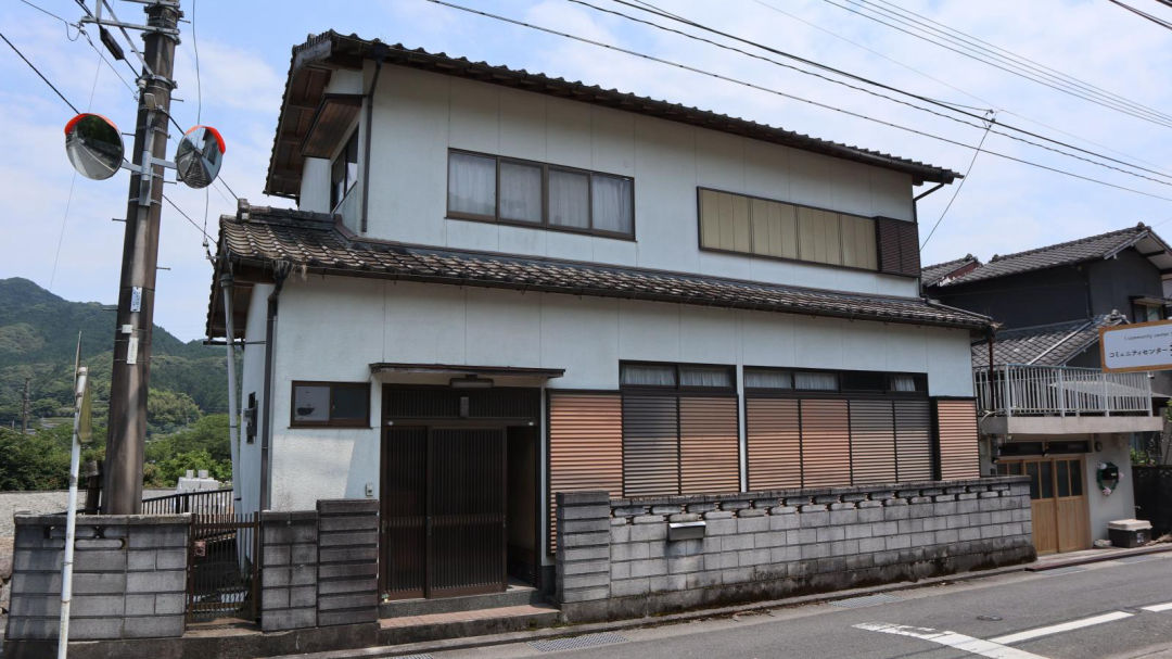 Traditional Japanese House in Kawara Town, Fukuoka - Thumbnail 3