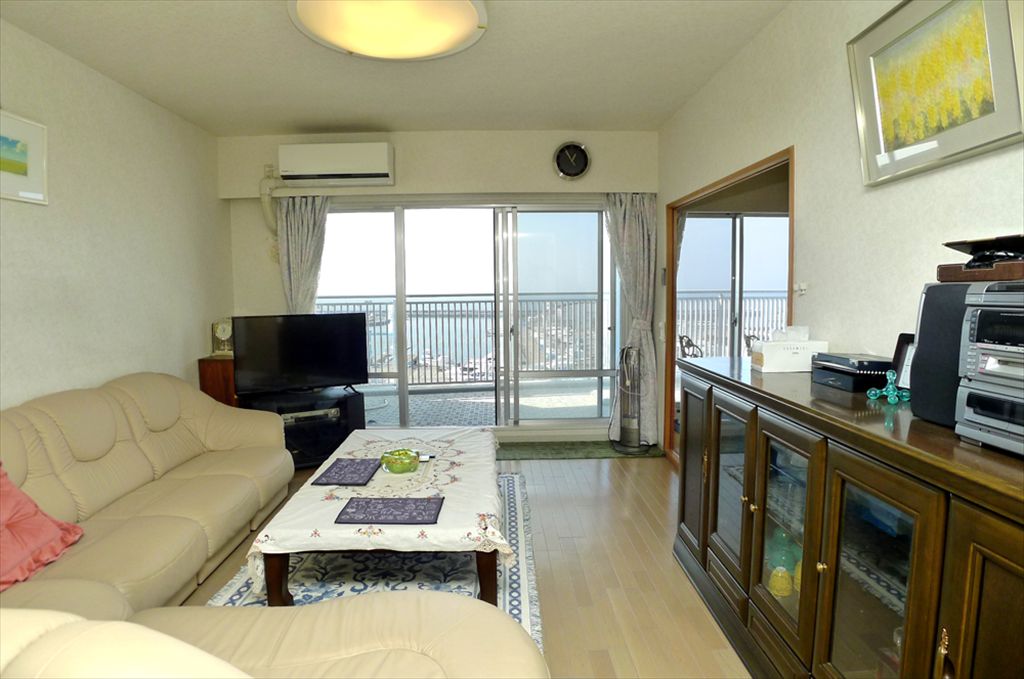Pacific Vista II 2LDK+Storage Condo in Wakayama Marina City - Thumbnail 2