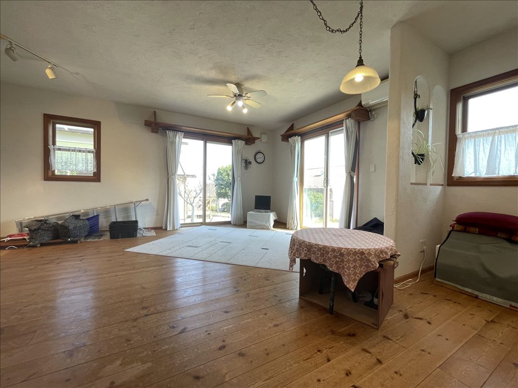 Onjuku Villa with Pacific Views | 2LDK Resort Home in Chiba - Thumbnail 4