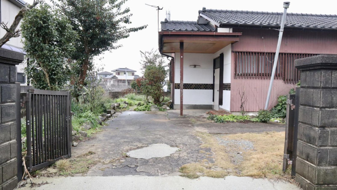 Traditional Home for Rent in Kawara Town - Thumbnail 3