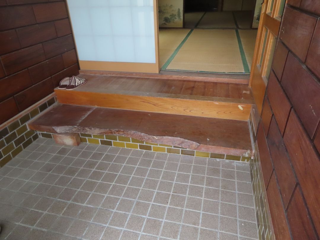 Renovation Project House in Yakage's San Valley - Thumbnail 4