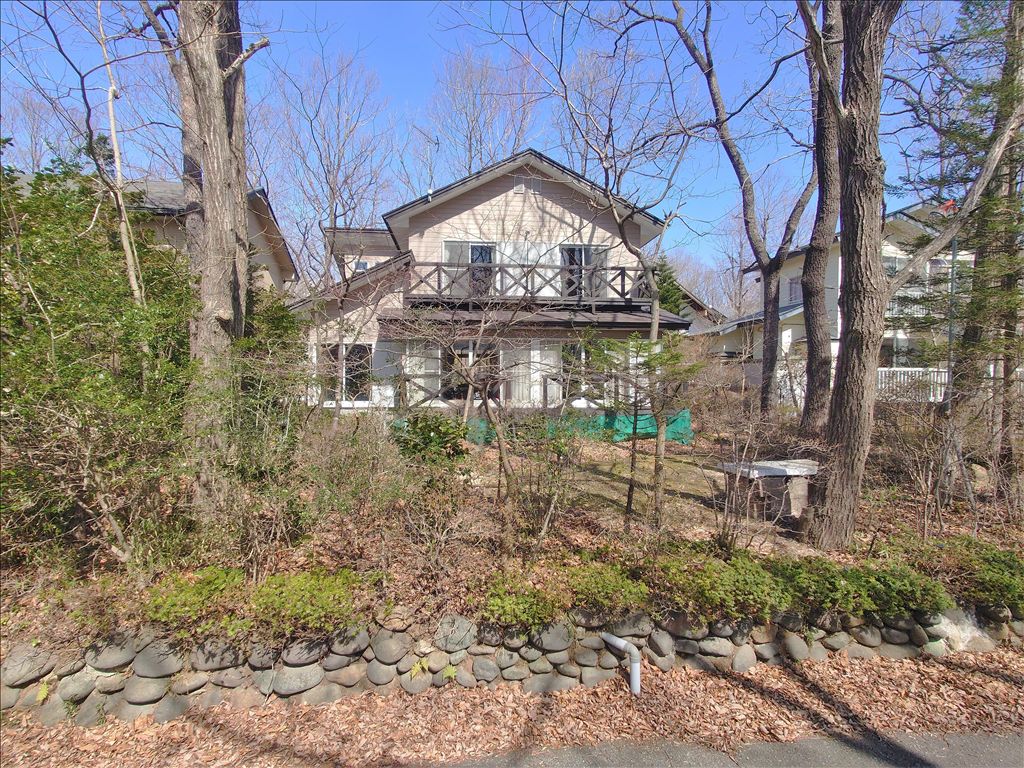 4LDK Wooden Vacation House for Sale in Nasu Heiwadai Resort - Thumbnail 2