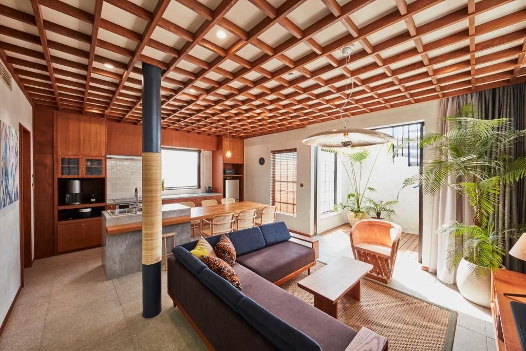 Licensed Resort House for Sale in Kamakura's Zaimokuza - Thumbnail 2