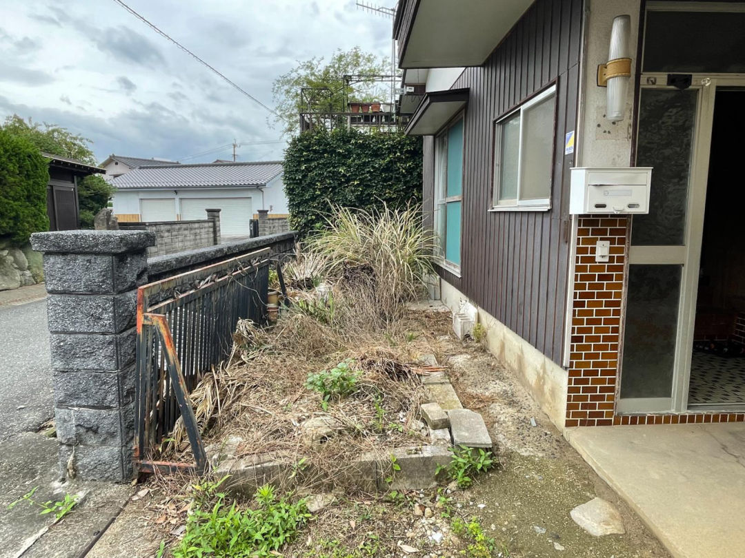 Charming Wooden House for Rent in Kawara Town - Thumbnail 2