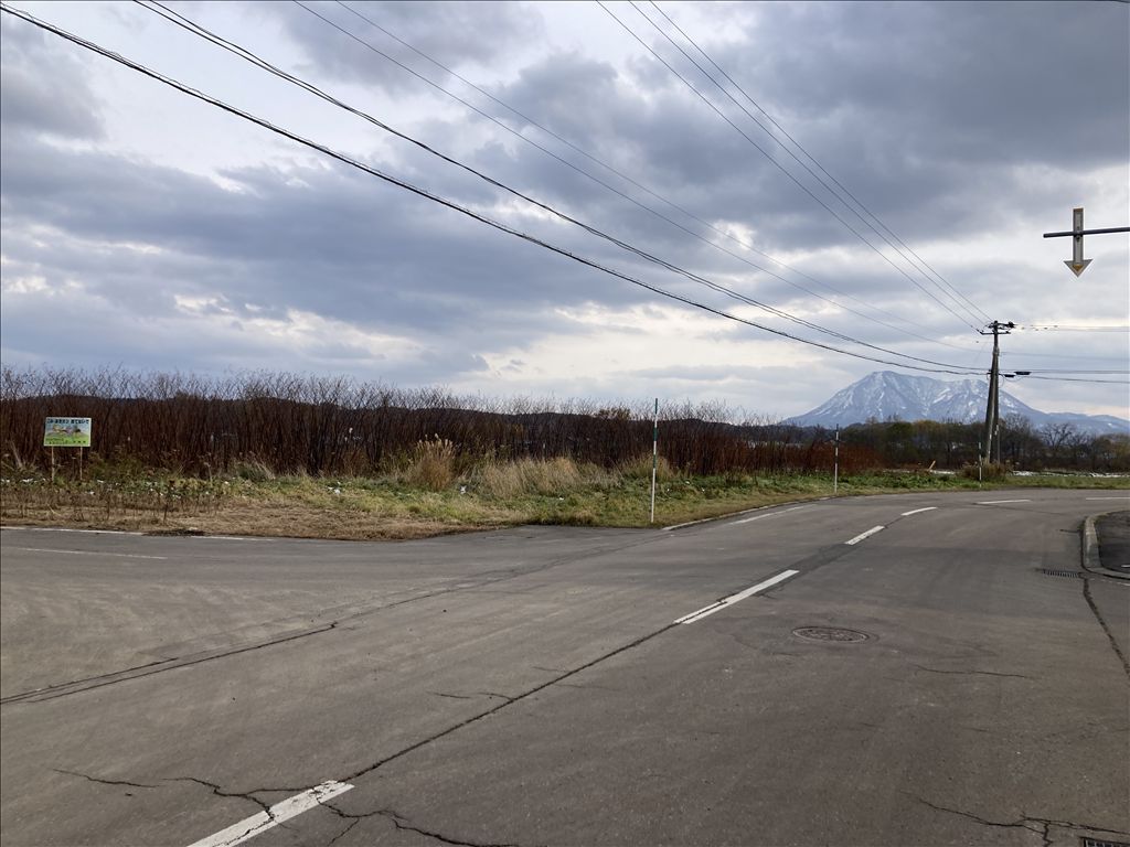 Large Flat Land with Mt. Yotei Views in Kyogoku, Hokkaido - Thumbnail 4