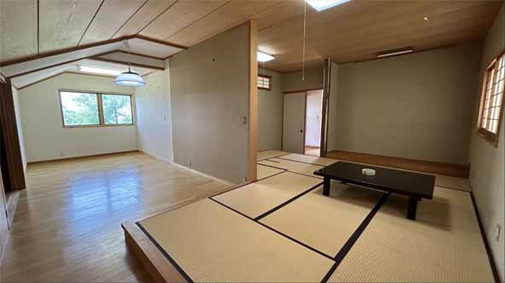 8LDK Villa in Karuizawa's Old Mikasa Park with Panoramic Views - Thumbnail 4