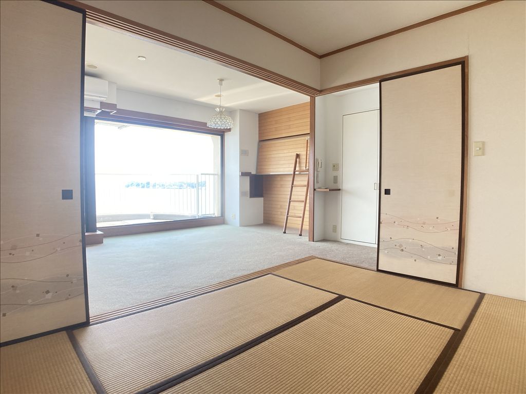 Esukaru Hamanako 1LDK Condo with Lake Views for Sale - Thumbnail 4