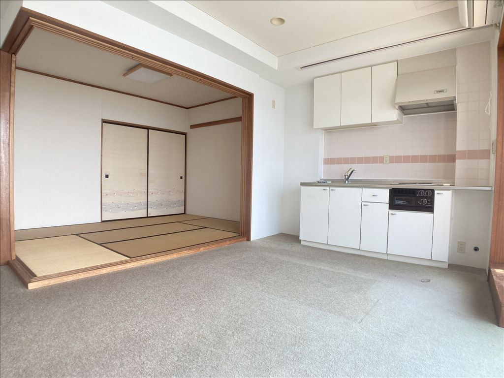 Esukaru Hamanako 1LDK Condo with Lake Views for Sale - Thumbnail 3