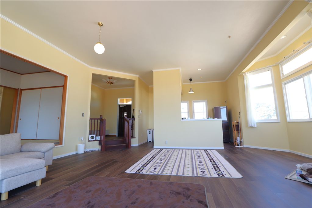 Millenia Katsuura Villa with Deck & Views in Chiba Resort - Thumbnail 4