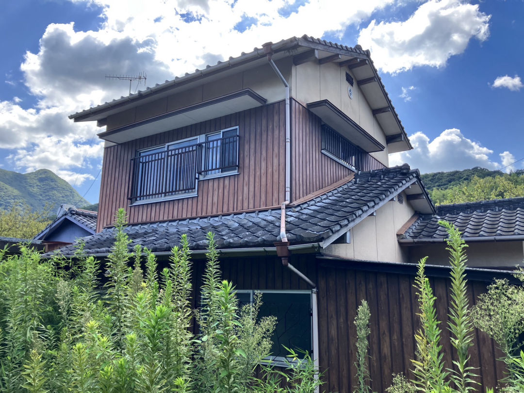 Traditional Japanese House in Kawara Town with Large Garden - Thumbnail 2