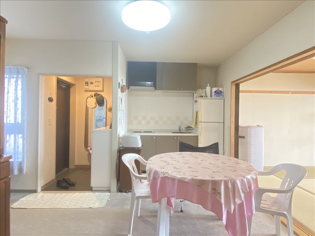 Esukaru Shirahama 2DK Condo with Pacific Ocean Views for Sale - Thumbnail 4