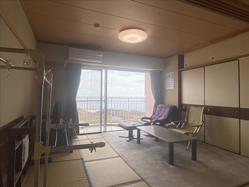 Esukaru Shirahama 2DK Condo with Pacific Ocean Views for Sale - Thumbnail 2