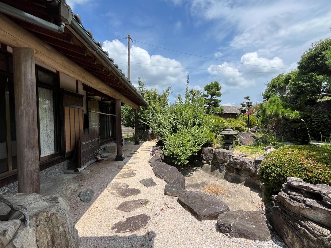 Spacious Wooden House with Land in Kawara, Fukuoka - Thumbnail 3