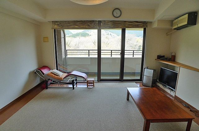 1R Condo in Hakone with Mountain Views & Hot Spring Baths - Thumbnail 4