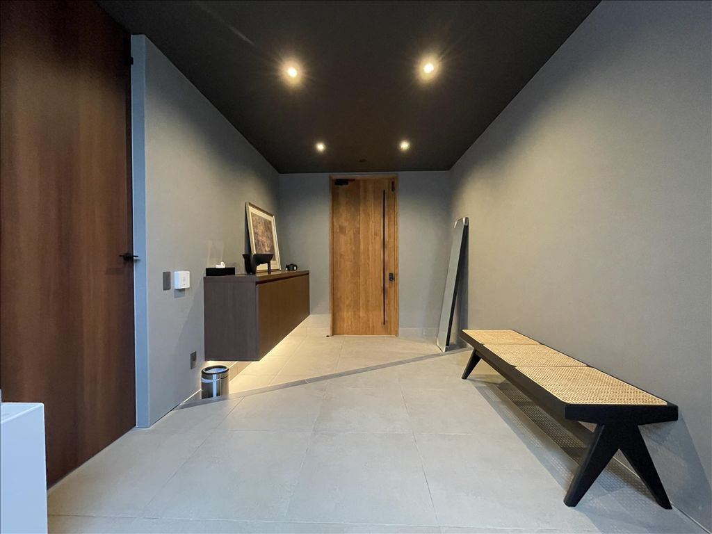 Kamogawa Seaside Resort House with Jacuzzi, Sauna & Ocean Views - Thumbnail 3