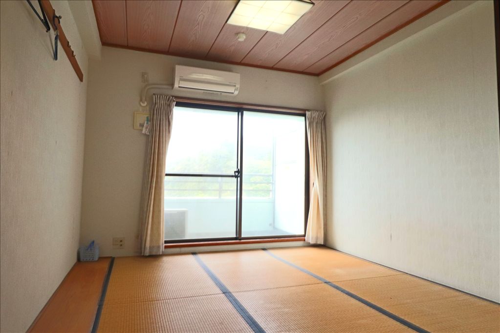 Serabraru Katsuura 1DK Condo with Bay View & Hot Spring - Thumbnail 3