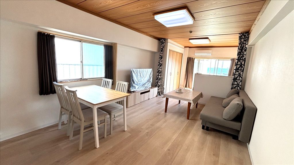 Maison Momiji 1LDK Condo with Hot Spring & Sea View in Atami - Thumbnail 4