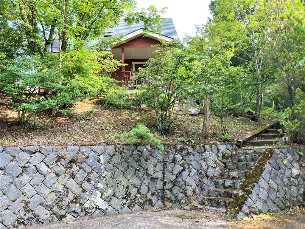 Swedish-Style 3LDK Villa with Wood Stove in Fujizakura - Thumbnail 4