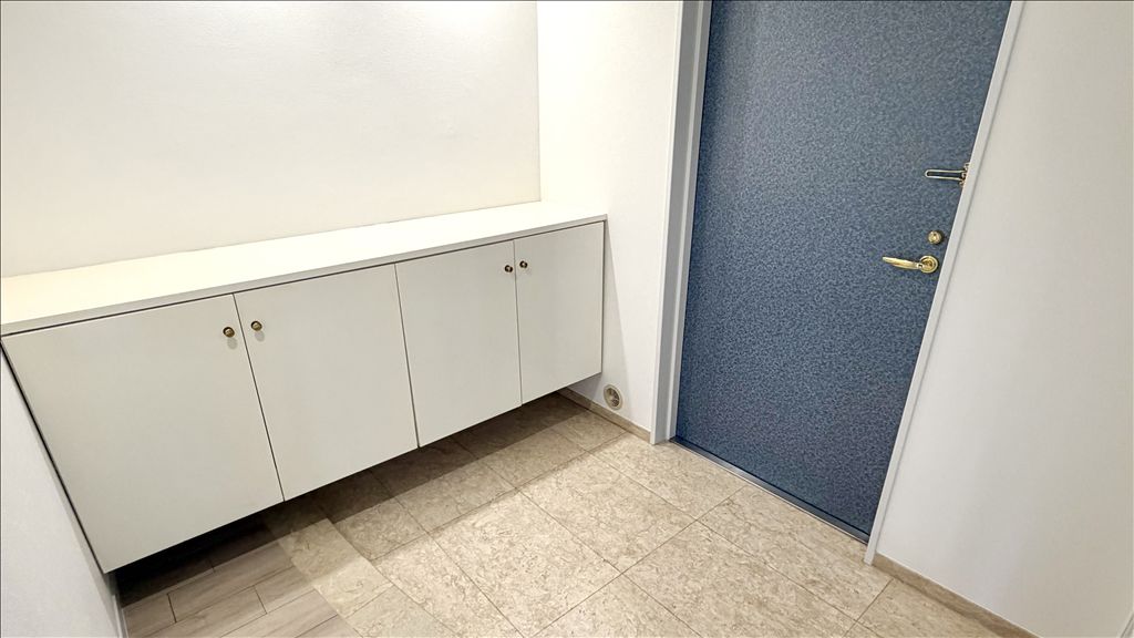 Renovated 1LDK Apartment with Sagami Bay View in Manazuru - Thumbnail 2