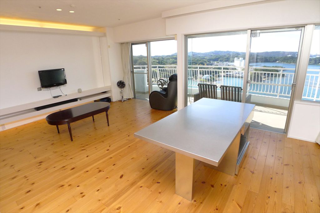 Tokyu Resort Villa C Building Condo with Bay View in Tanabe - Thumbnail 3