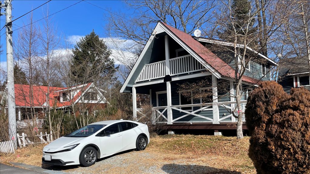 2LDK Wooden Vacation House in Nakakaruizawa, Karuizawa - Image 1