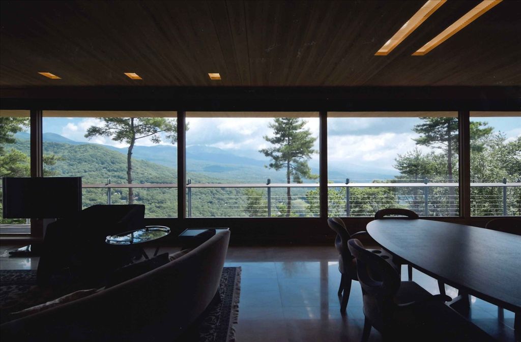 Modern 2LDK Vacation Home with Yatsugatake Views in Tateshina - Thumbnail 4