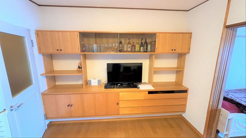 Atami Sunny Heights 1DK Condo with Ocean Views & Hot Spring - Thumbnail 3