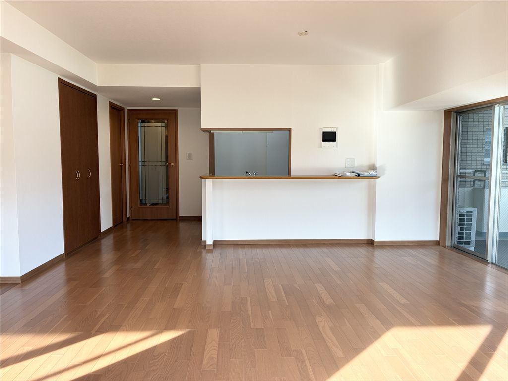 2LDK Apartment with Sagami Bay View in Atami, Shizuoka - Thumbnail 4