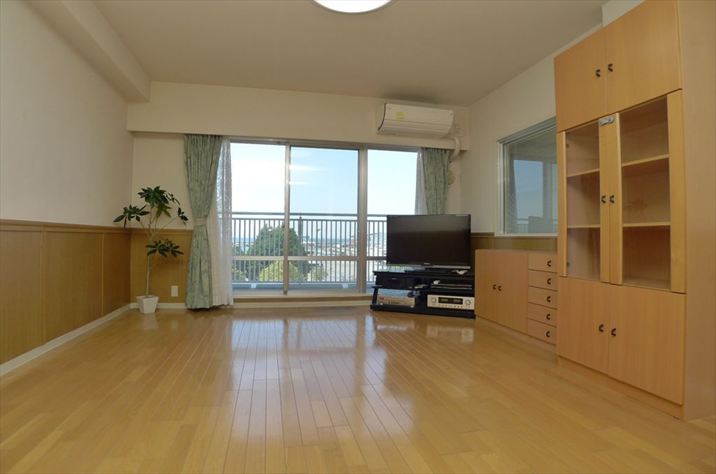 Pacific Vista II 2LDK Condo in Wakayama Marina City for Sale - Thumbnail 2
