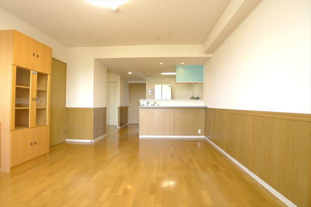 Pacific Vista II 2LDK Condo in Wakayama Marina City for Sale - Thumbnail 4