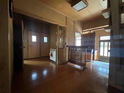 Spacious 9DK House with Large Land in Kotoura, Tottori — Image 4, Kotoura, Tottori