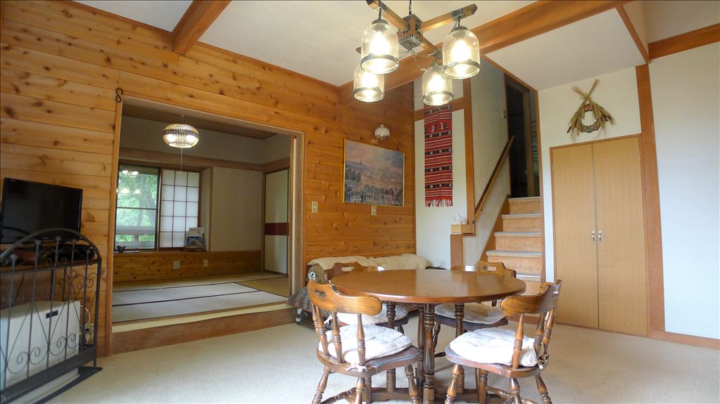 3LDK Detached Villa with Yatsugatake Views in Tateshina - Thumbnail 3