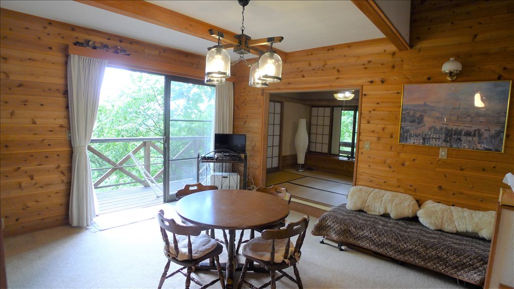 3LDK Detached Villa with Yatsugatake Views in Tateshina - Thumbnail 2