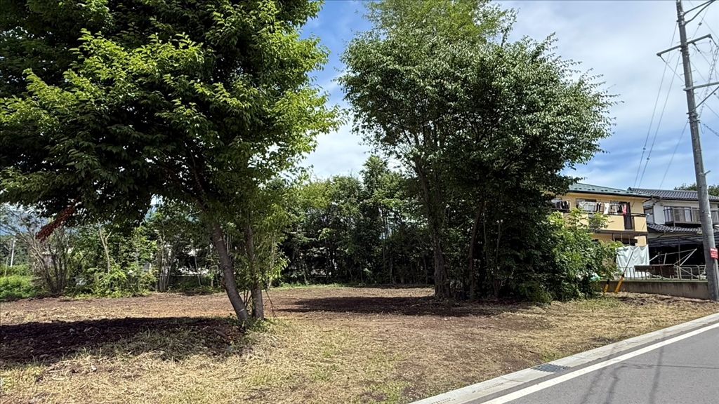 1,707 sqm Land for Sale in Miyota, Karuizawa with Mount Asama Views - Thumbnail 3