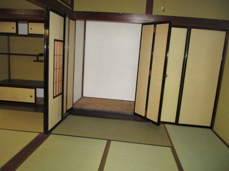 7DK House with 8-Car Parking in Tonami, Toyama - Thumbnail 2