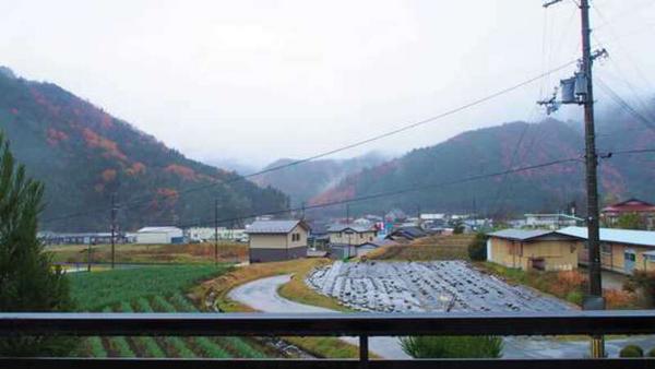 House maker's house with a view of the countryside - Thumbnail 3