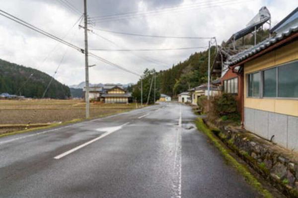 Maizuru is also close by, and it is easy to go not only to the mountains but also to the sea. - Thumbnail 4