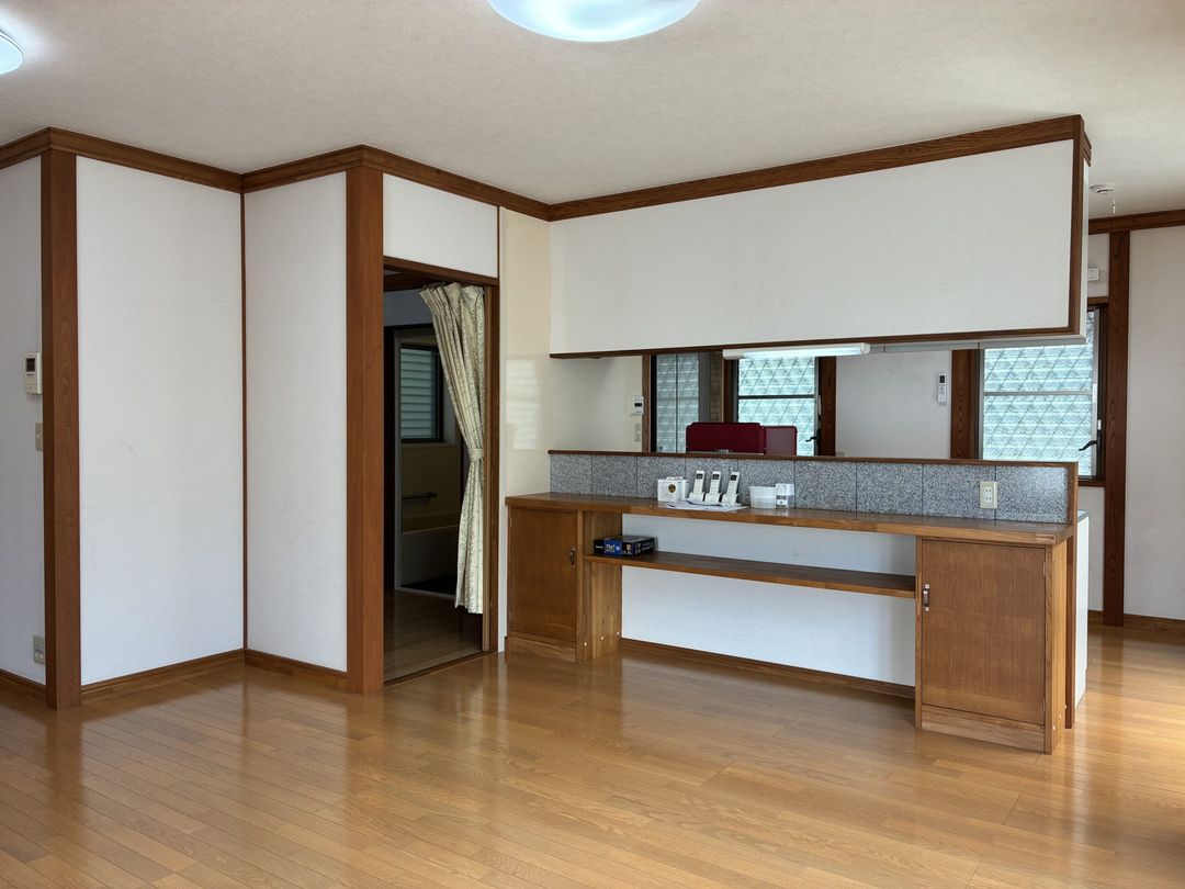 4LDK House for Rent in Uwamachi, Yokosuka - Thumbnail 3