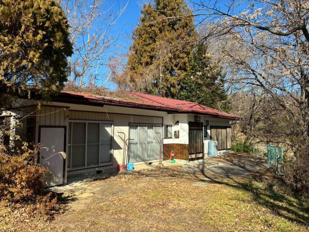 Single-Story House for Sale in Fujimi Town, Nagano - Thumbnail 2