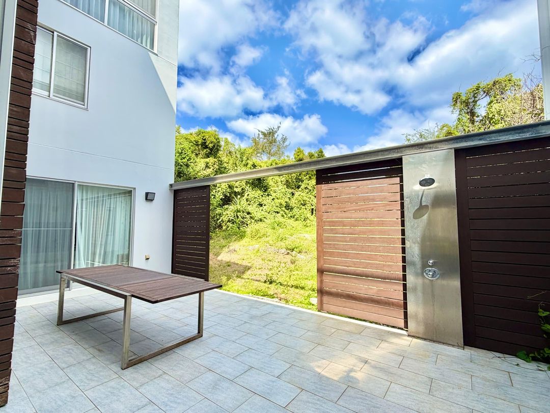 4LDK Oceanfront Luxury Villa in Onna Village, Okinawa - Thumbnail 4