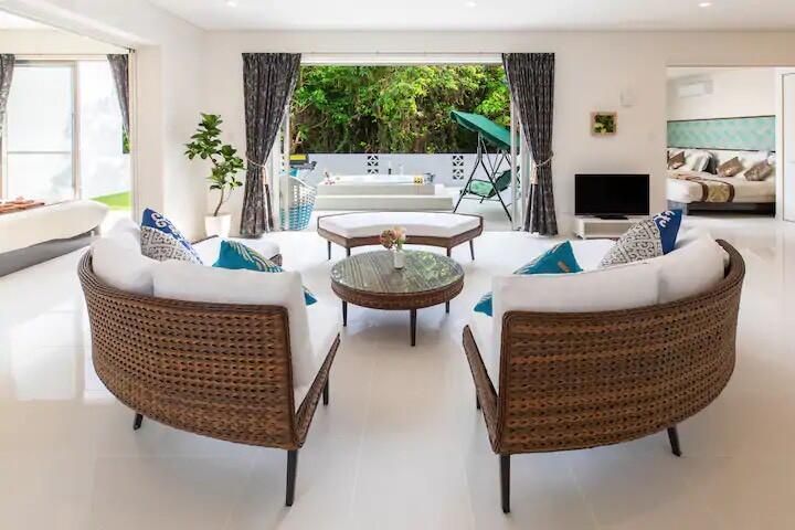 2LDK Ocean Front Villa on Kouri Island, Nakijin Village - Thumbnail 3