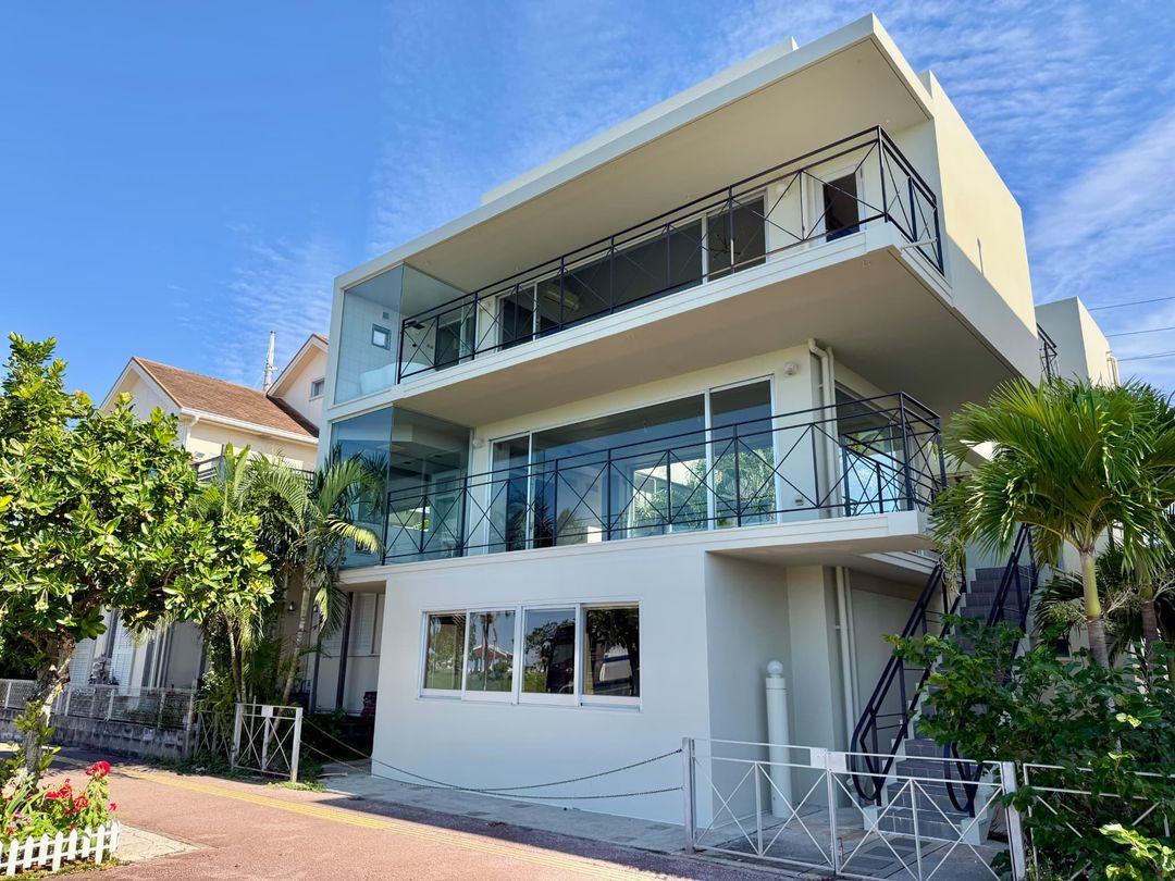 Oceanfront 3LDK RC Villa in Itoman, Okinawa - Thumbnail 4