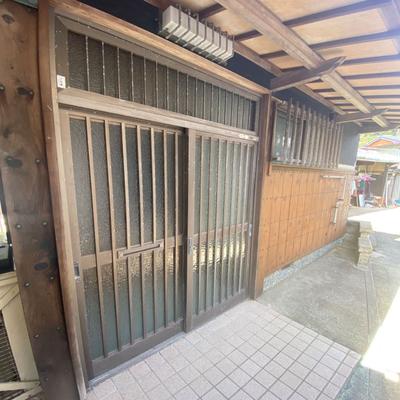 Wakayama Living Portal Site | Wakayama LIFE | Wakayama Migration Portal Site — Front_door, Yura, Wakayama