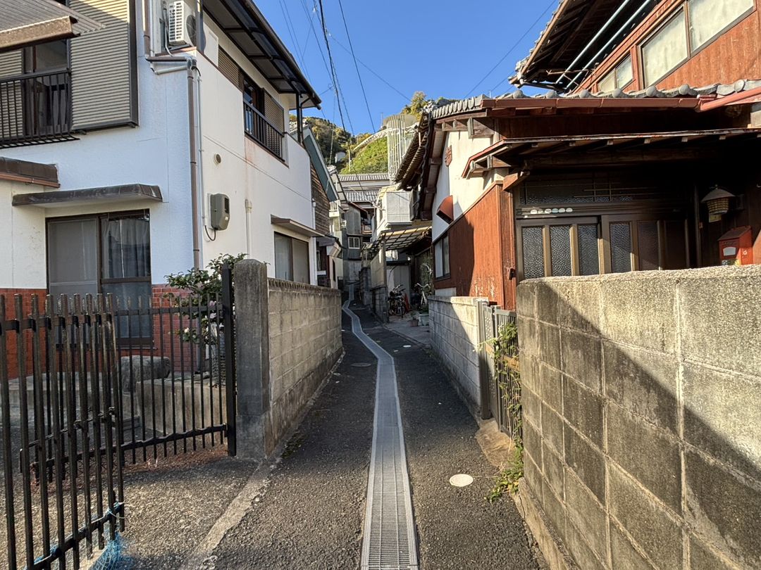 8DK Family House for Sale in Central Yawatahama, Ehime - Thumbnail 2