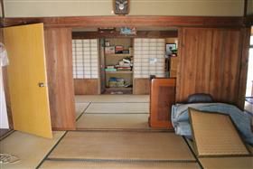 4DK House for Sale in Yunomae, Kumamoto - Bamboo Grove Setting - Thumbnail 3
