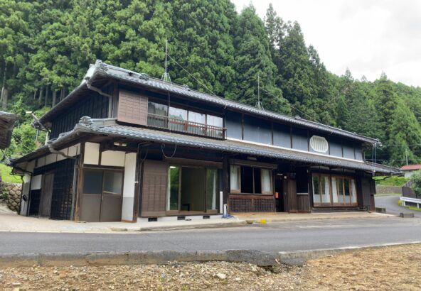Traditional Japanese Farmhouse for Sale in Misugi Village, Nara - 9 Rooms - Thumbnail 2