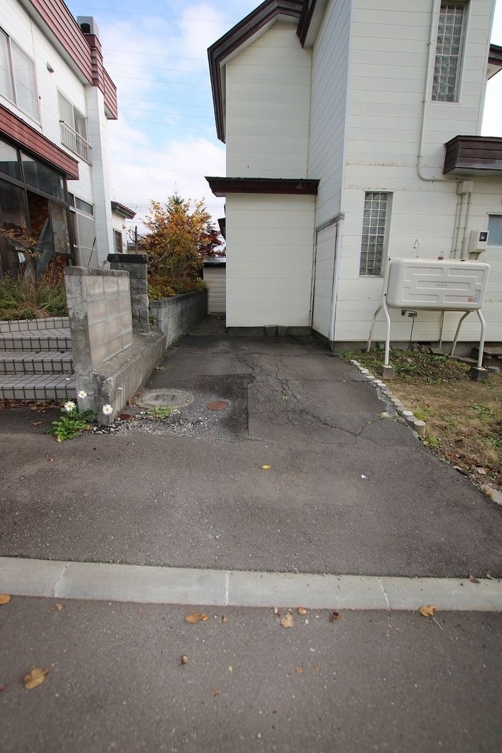 3LDK House for Sale in Minami-ku, Sapporo - 66.01 sqm - Thumbnail 3