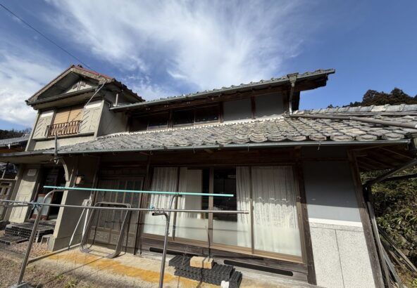 83-Year-Old House with Farmland in Mitsue Village, Nara - Thumbnail 2